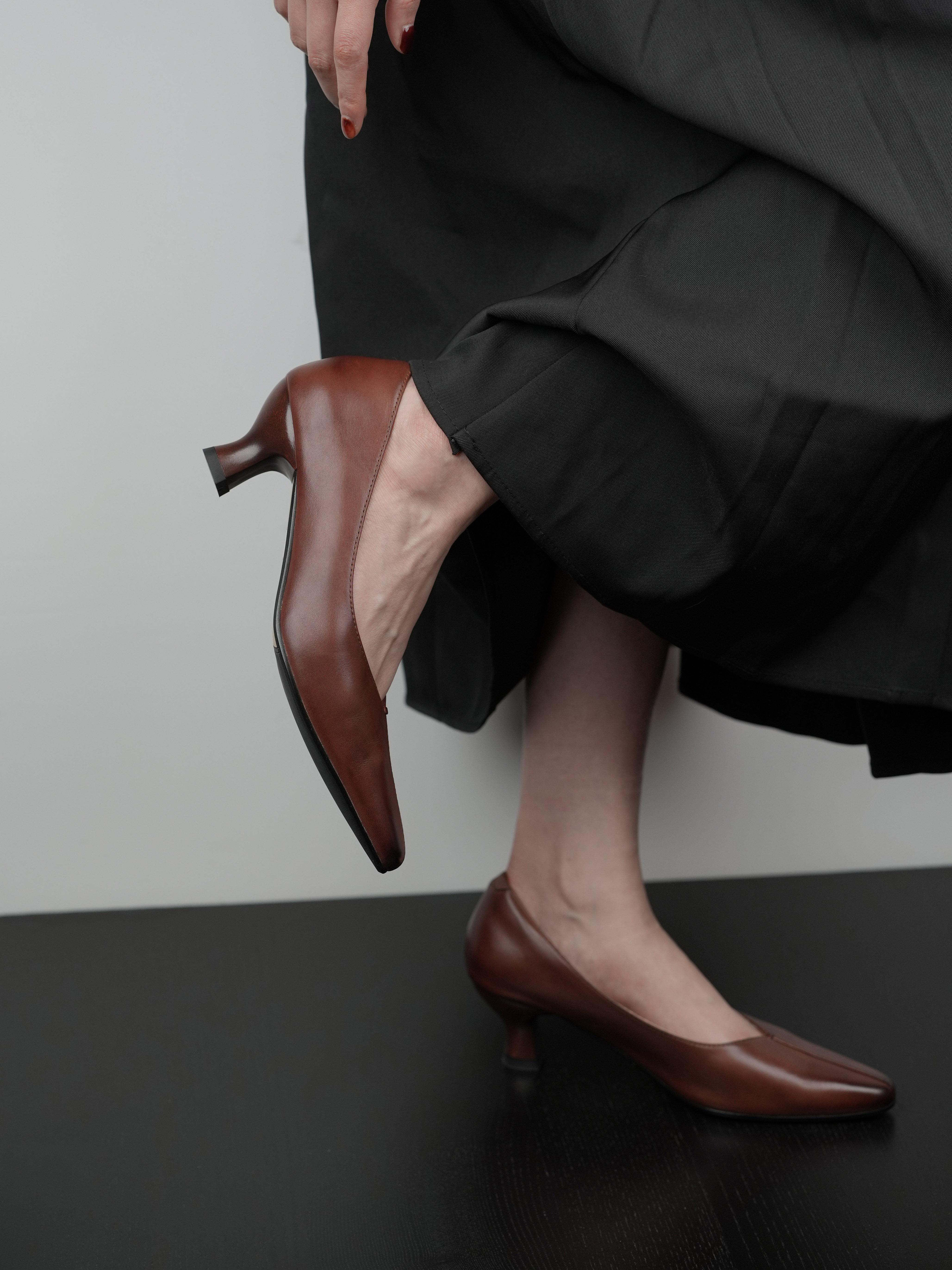 Mid-Heel Black Square Toe Shallow Mouth Women's Shoes - Versatile Office Footwear for Commuting and Everyday Style Mid-Heel Black Square Toe Shallow Mouth Women's Shoes - Versatile Office Footwear for Commuting and Everyday Style