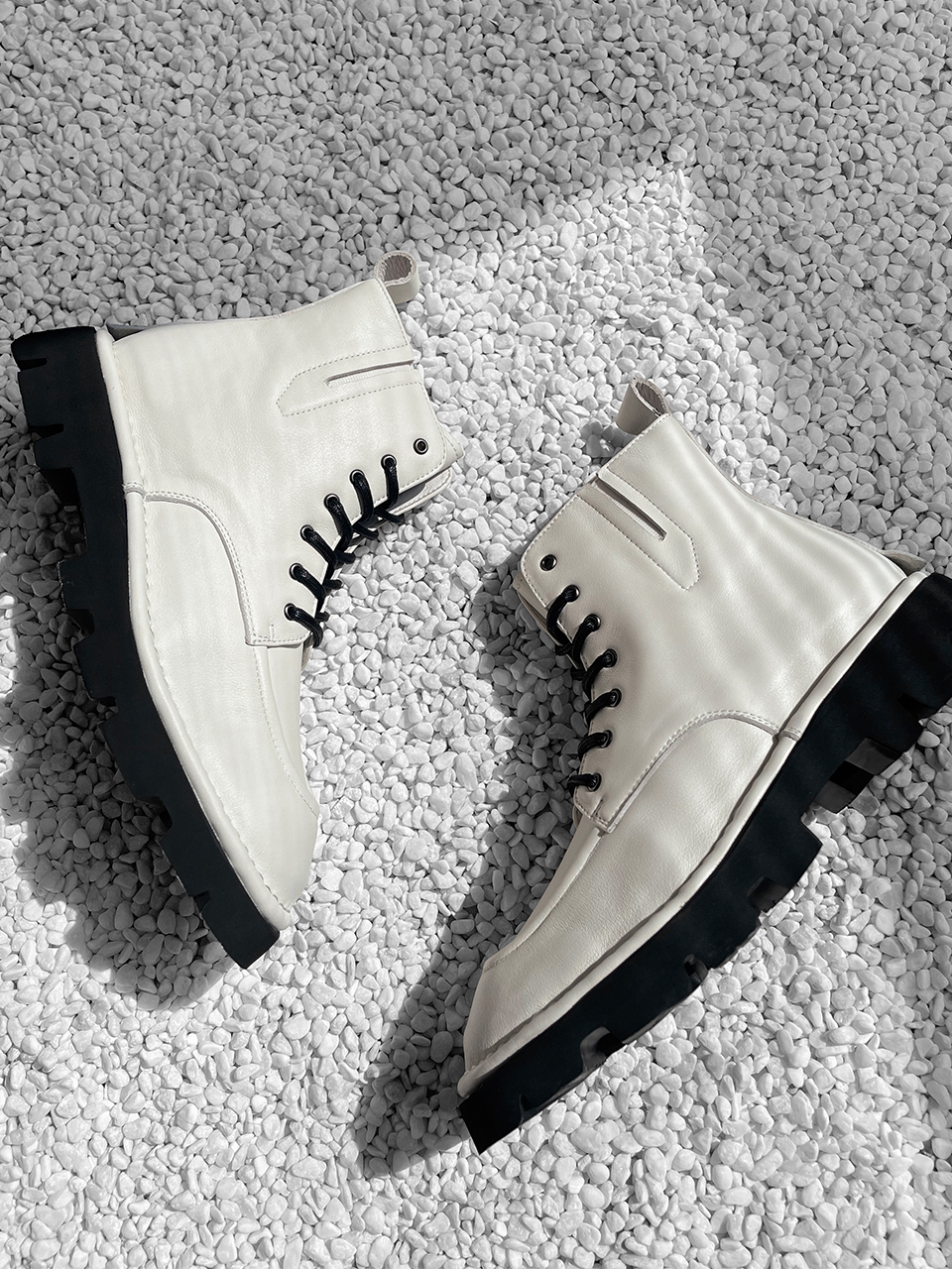 Mid-Top Brown Martin Boots - American Retro Casual Desert Boots for Outdoor Wear