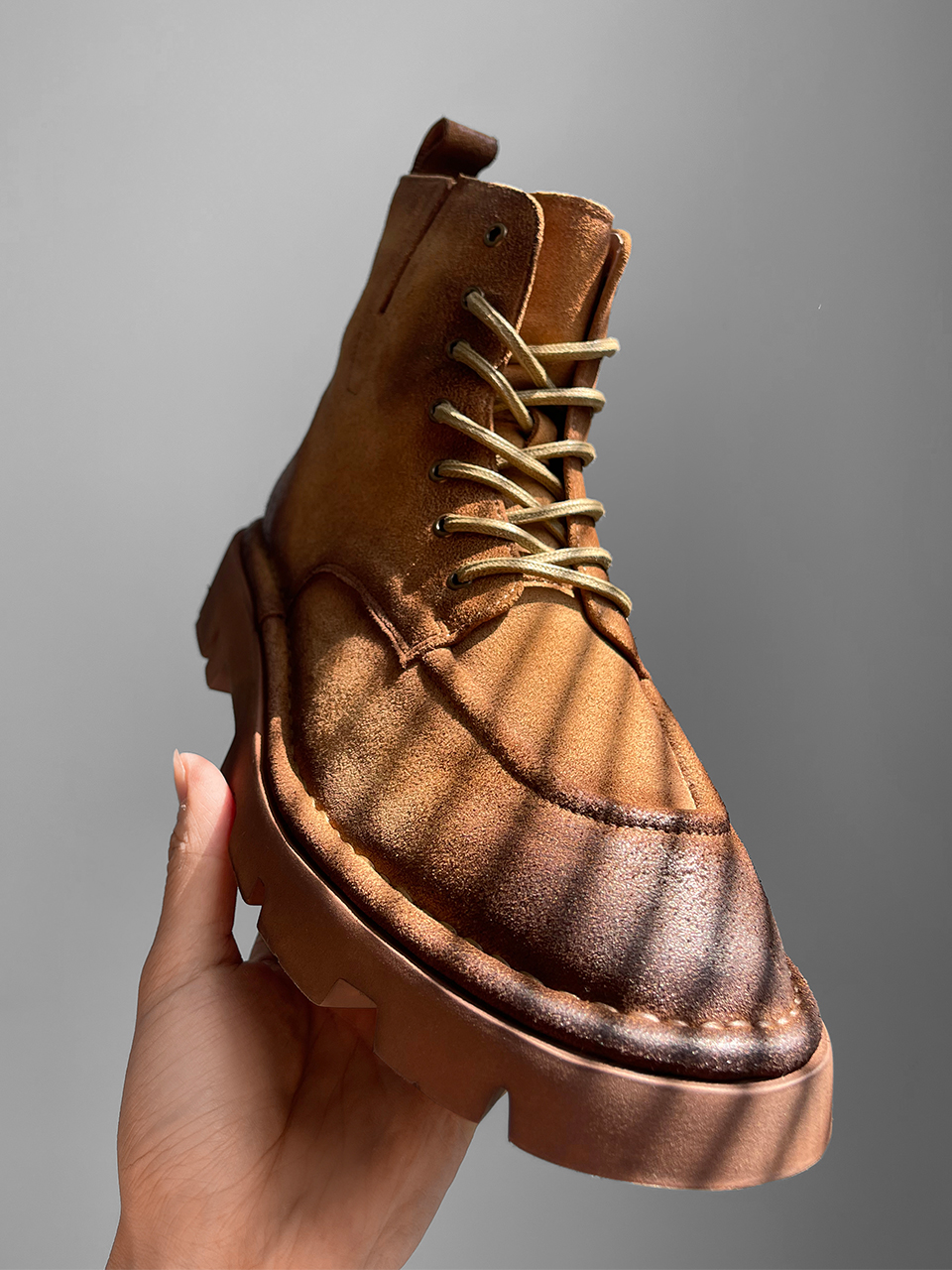 Mid-Top Brown Martin Boots - American Retro Casual Desert Boots for Outdoor Wear