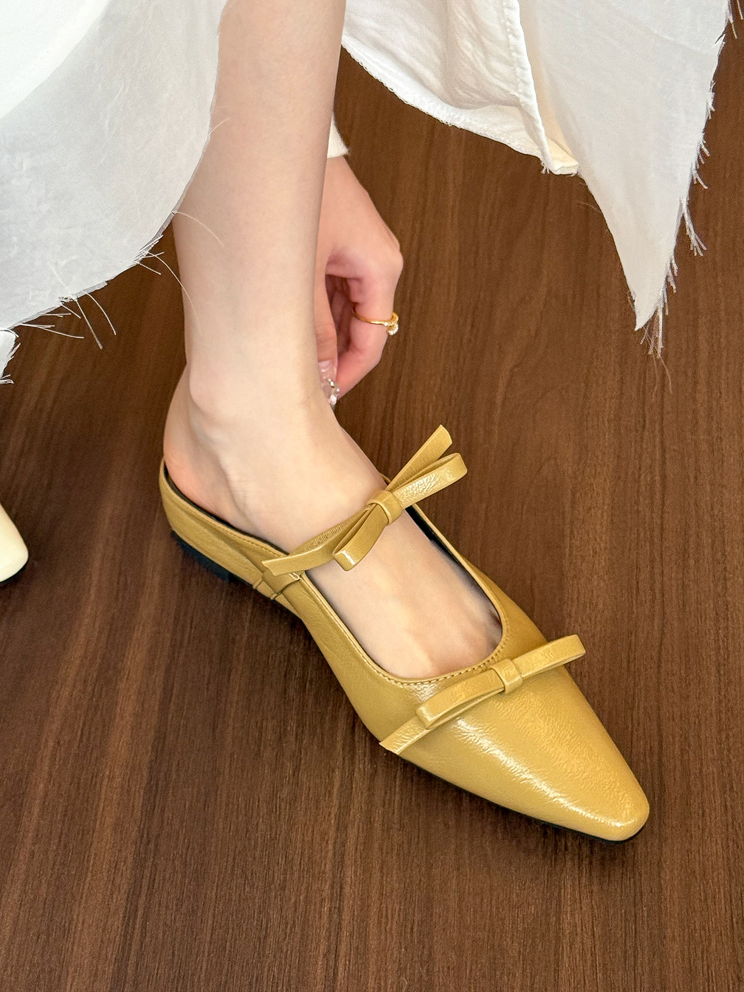 Milk White Pointed Toe Bow Half Slippers for Women - Spring Outdoor Mary Jane Style, Chic and Comfortable Footwear Milk White Pointed Toe Bow Half Slippers for Women - Spring Outdoor Mary Jane Style, Chic and Comfortable Footwear