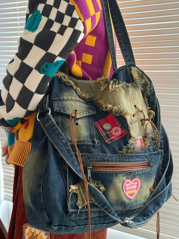 Millennial Vintage Large-Capacity Denim Bag for Students - Versatile Wasteland Style Commuter Tote for Women