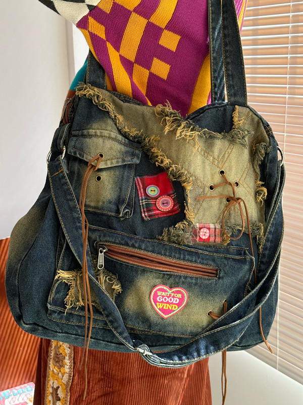 Millennial Vintage Large-Capacity Denim Bag for Students - Versatile Wasteland Style Commuter Tote for Women