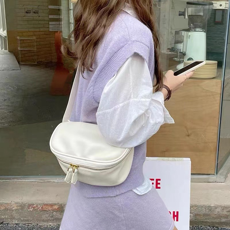 Minimalist Japanese Korean Fashion Pillow Bag - High-Quality Commuting Crossbody Shoulder Bag for Casual Versatile Women's Style