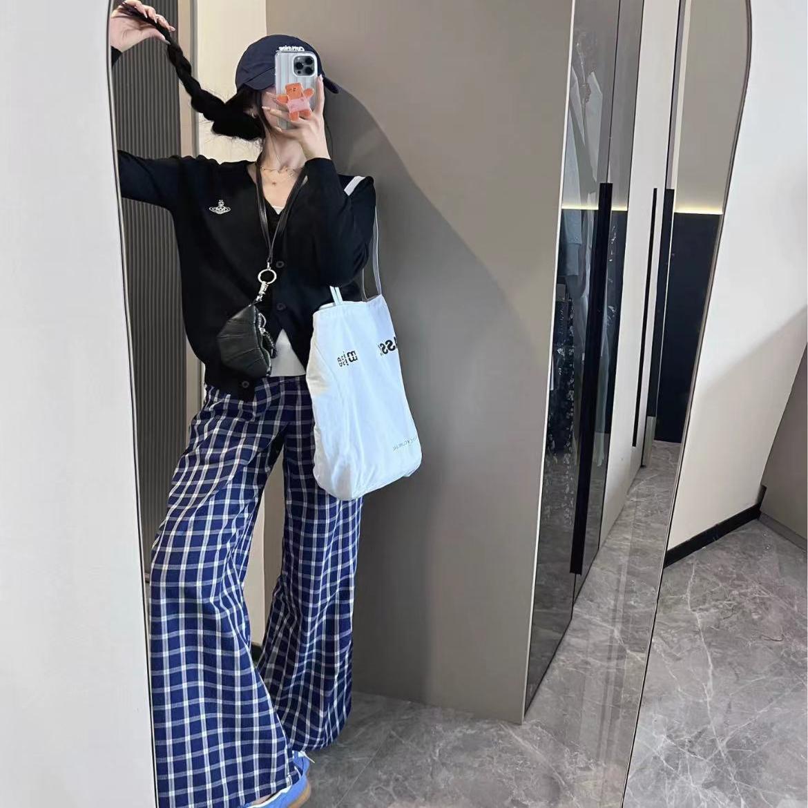 Minimalist Large Capacity Canvas Shoulder Bag for Commuting - Fashionable Personalized Design, Versatile Lazy Wind Letter Style Minimalist Large Capacity Canvas Shoulder Bag for Commuting - Fashionable Personalized Design, Versatile Lazy Wind Letter Style