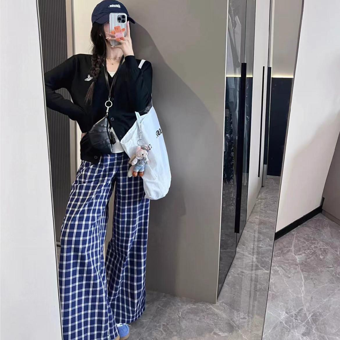 Minimalist Large Capacity Canvas Shoulder Bag for Commuting - Fashionable Personalized Design, Versatile Lazy Wind Letter Style