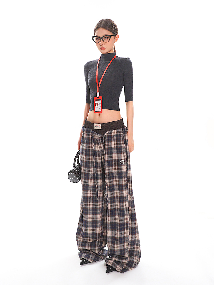 Minimalist Mid-High Neck Knitted Top for Women - Slim Fit Base Layer, Spring Fashion Essential, High-End Feel, Sexy Style Minimalist Mid-High Neck Knitted Top for Women - Slim Fit Base Layer, Spring Fashion Essential, High-End Feel, Sexy Style