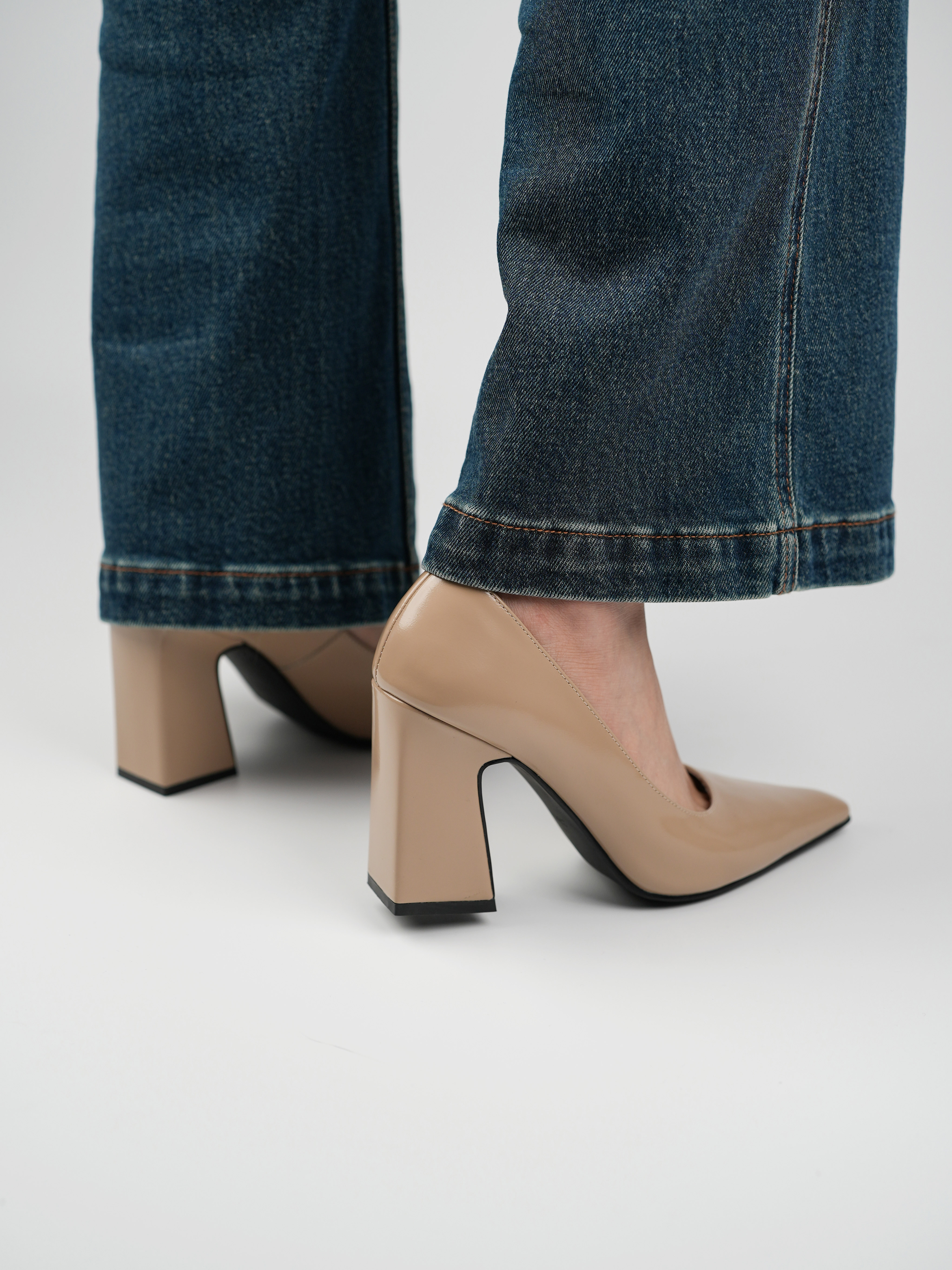 Minimalist Pointed Toe High Heels for Women - Chunky Heel Nude Genuine Leather Slip-On Shoes for Commuting - Elegant Footwear