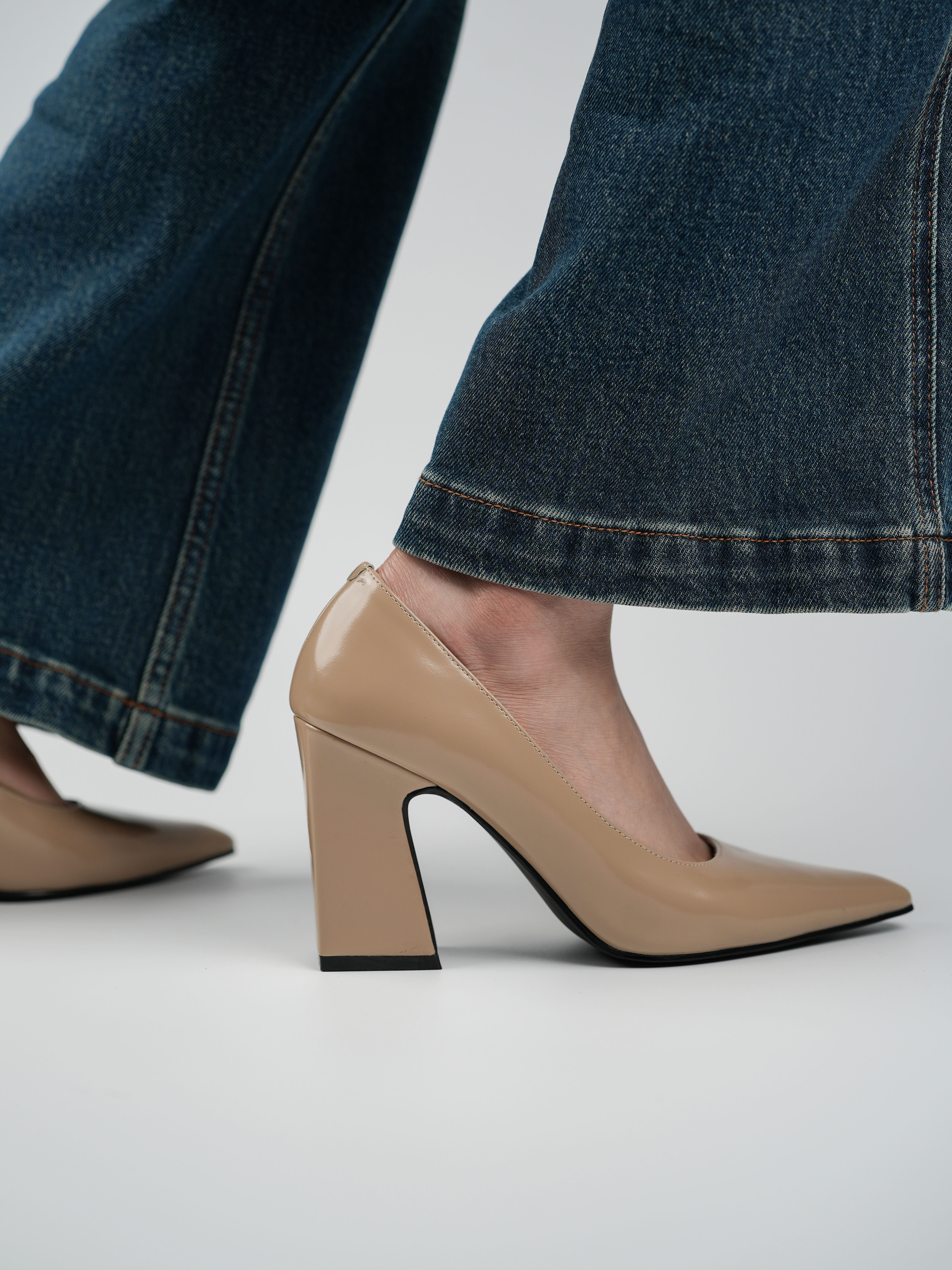 Minimalist Pointed Toe High Heels for Women - Chunky Heel Nude Genuine Leather Slip-On Shoes for Commuting - Elegant Footwear