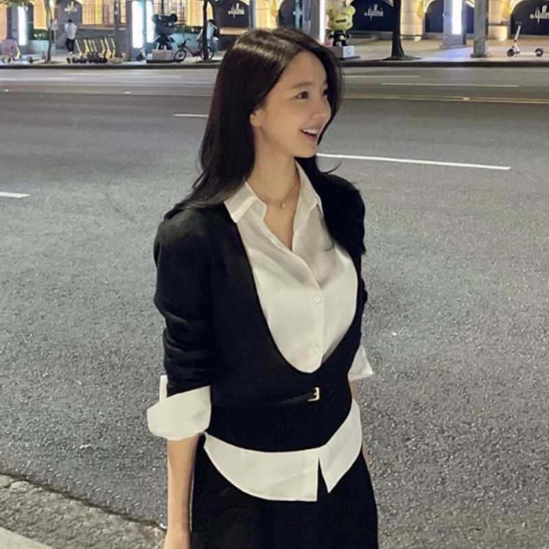 Minimalist Slim-Fit Long Sleeve Shirt for Women - Elegant Sexy Commuting Style, Korean Dongdaemun Design Minimalist Slim-Fit Long Sleeve Shirt for Women - Elegant Sexy Commuting Style, Korean Dongdaemun Design