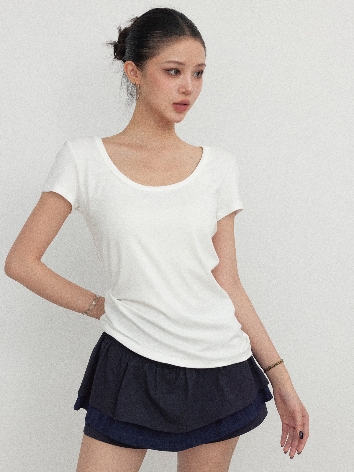 Minimalist Solid Color Slim Fit Short Sleeve T-Shirt for Summer Commuting - Versatile Casual Style Top