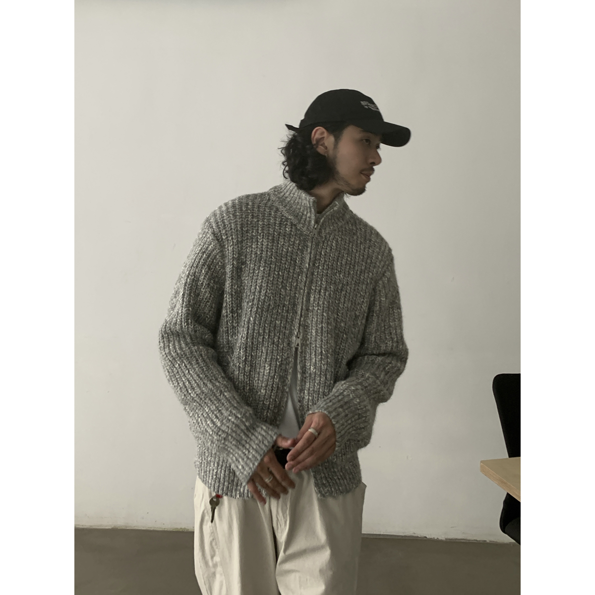 Minimalist Vintage Floral Gray Zipper Sweater Jacket for Men and Women | High-Quality Knitwear with Stand Collar, Y2K Style