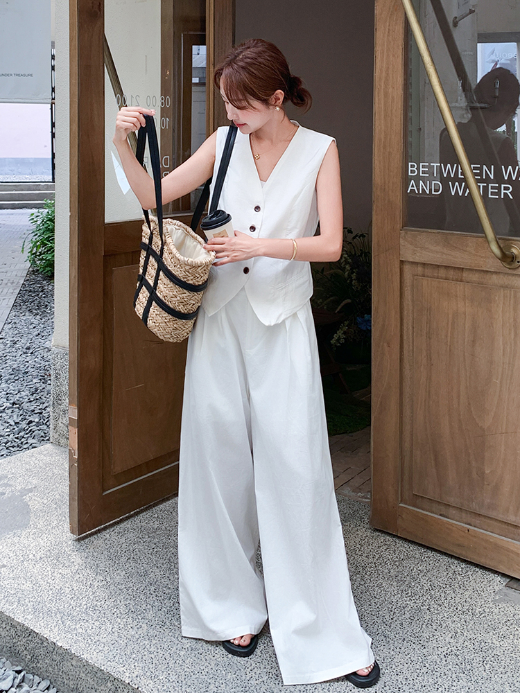 Minimalist White Suit Vest Set for Women - Elegant Long Pants Two-Piece Set in Old Money Style for Summer 2025 Minimalist White Suit Vest Set for Women - Elegant Long Pants Two-Piece Set in Old Money Style for Summer 2025
