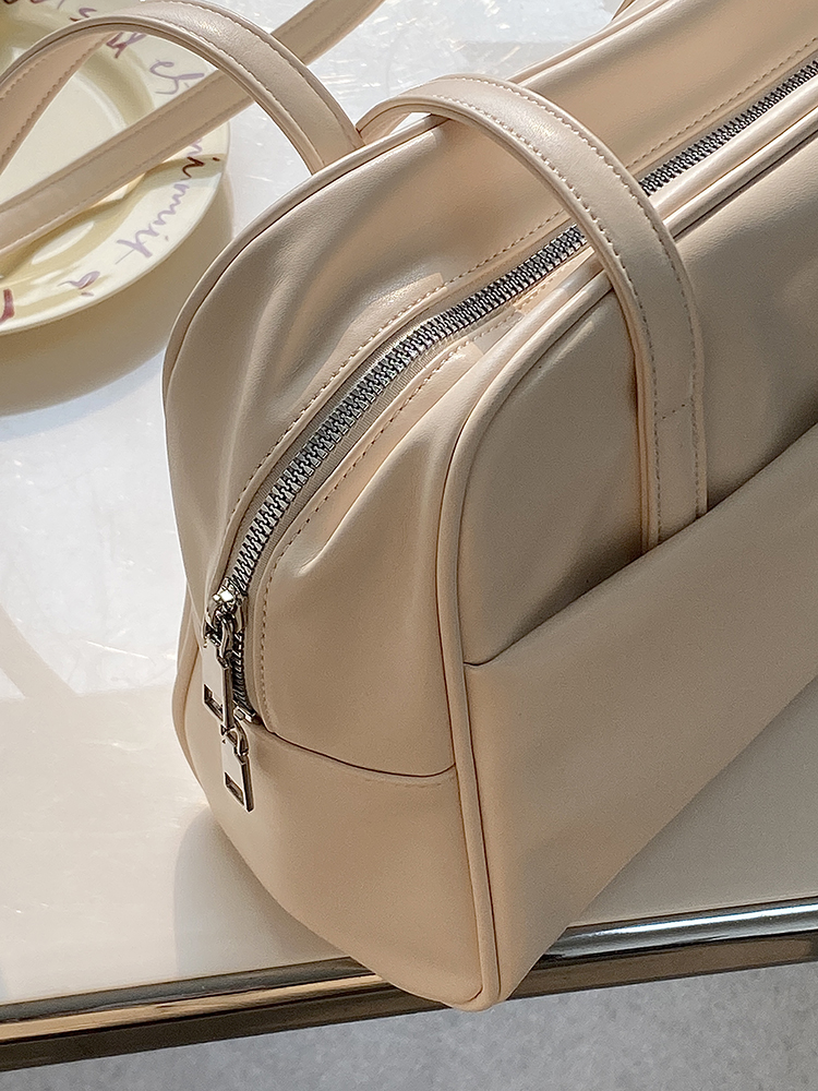 Minimalist Women's Shoulder Tote Bag - Large Capacity Commuter Bag for Spring and Summer - 2025 Niche Design Minimalist Women's Shoulder Tote Bag - Large Capacity Commuter Bag for Spring and Summer - 2025 Niche Design