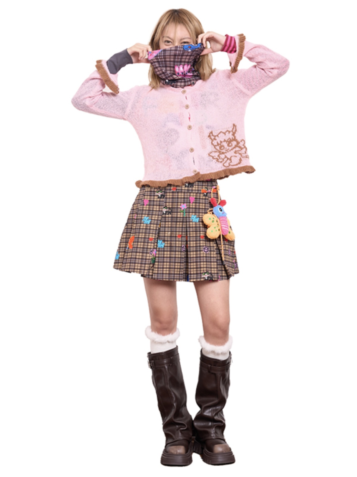 Multifunctional Magic Scarf with Original Graffiti Print - Trendy Urban Style Accessory for Every Occasion Multifunctional Magic Scarf with Original Graffiti Print - Trendy Urban Style Accessory for Every Occasion