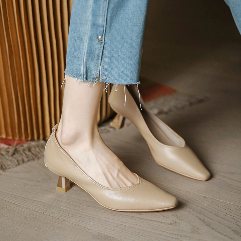 Nude Color Minimalist High Heels for Women, 3CM Low Heel Soft Leather Commuting Work Shoes, Stylish Flats for Office Wear