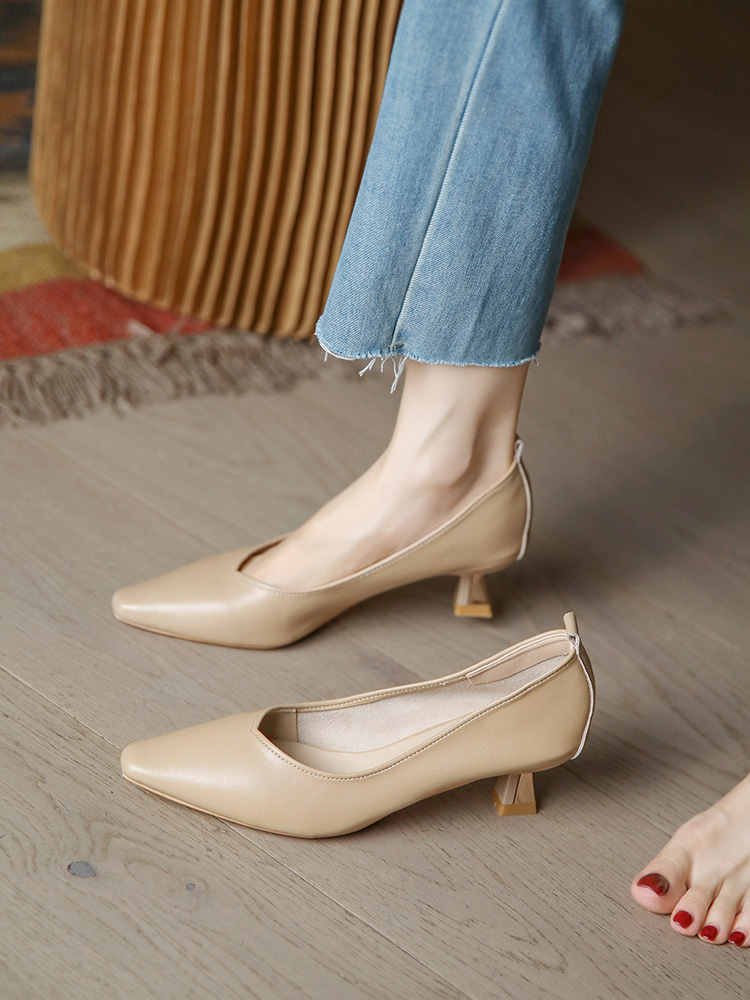Nude Color Minimalist High Heels for Women, 3CM Low Heel Soft Leather Commuting Work Shoes, Stylish Flats for Office Wear