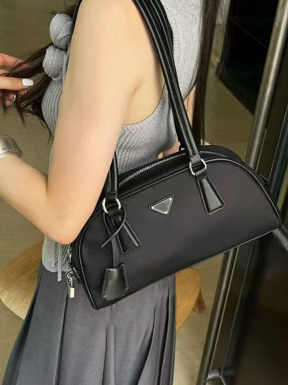 Nylon Minimalist Boston Bowling Bag - Versatile Commuter Shoulder Bag for Modern Style 2025 Fashion Trends