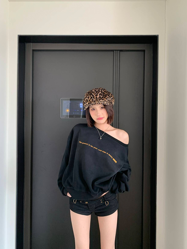 Off-Shoulder Distressed One-Shoulder Sweatshirt for Women - Vintage Casual Loose Long Sleeve Top for Spring 2025