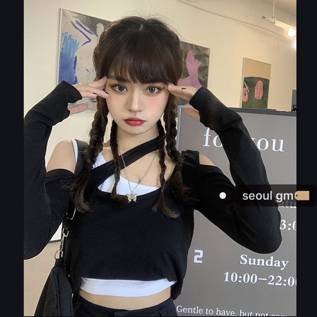 Off-Shoulder Faux Two-Piece T-Shirt for Spicy Girls, Layered Design for Jazz Dance Groups, Trendy INS Style Off-Shoulder Faux Two-Piece T-Shirt for Spicy Girls, Layered Design for Jazz Dance Groups, Trendy INS Style