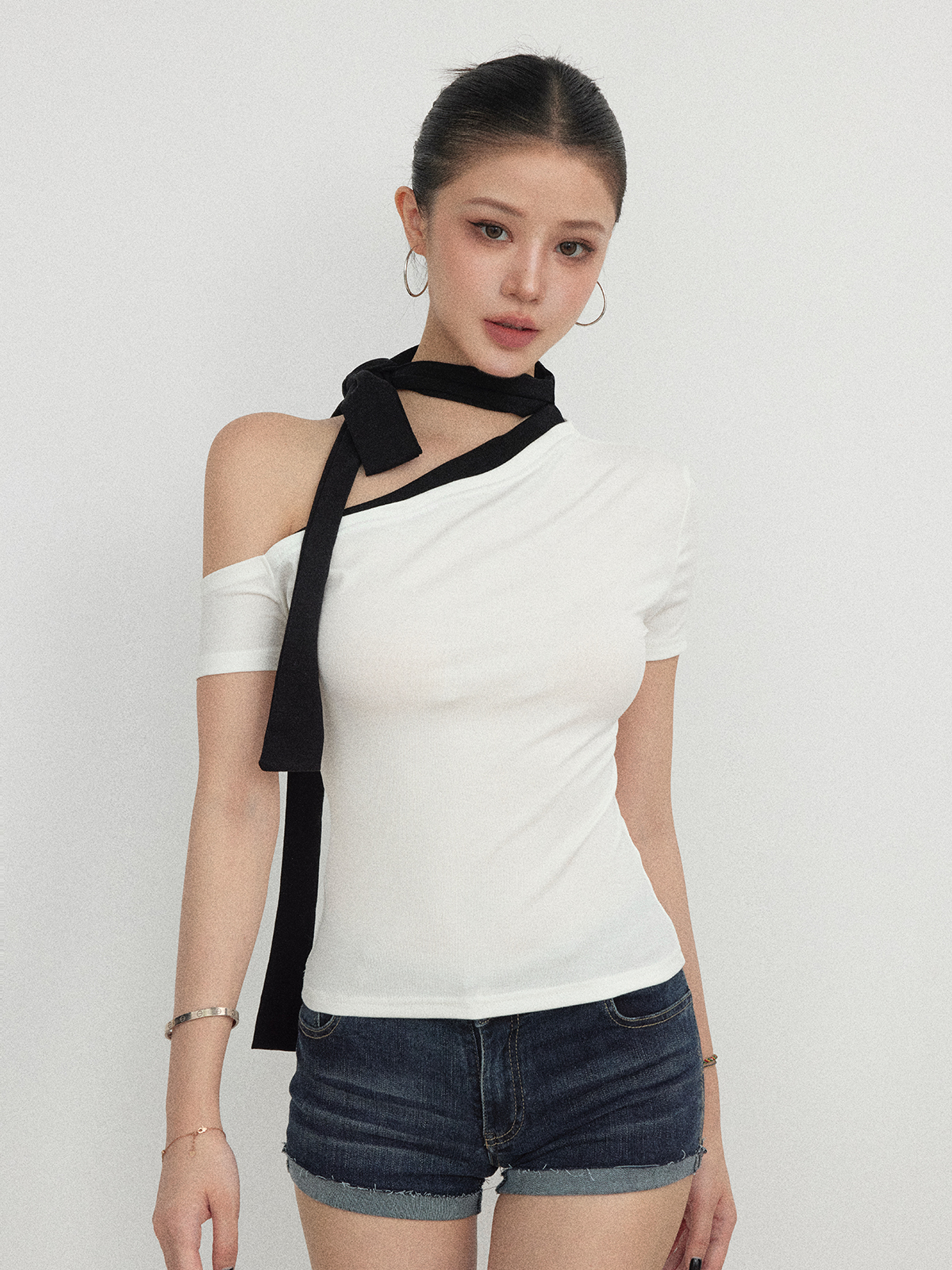 Off-Shoulder Fitted Summer Mermaid Style Tie Strap Short-Sleeve T-Shirt for Office Wear - Flowy and Chic Summer Essential
