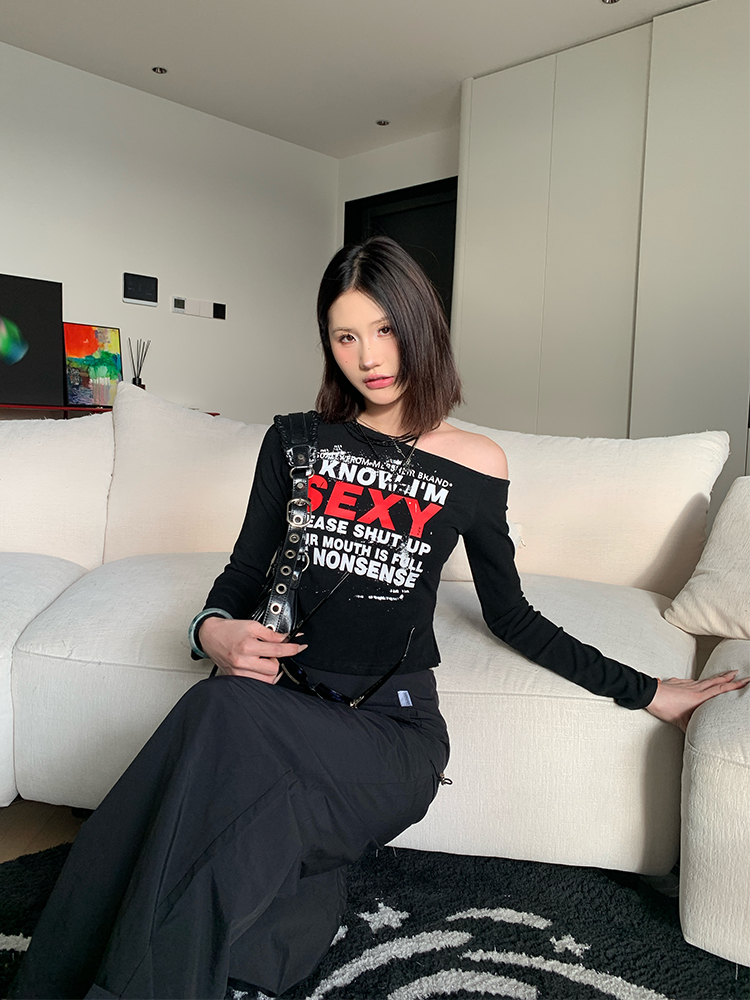 Off-Shoulder Letter Print Sexy Long Sleeve Short T-Shirt for Women - American Retro Slim Fit Base Layer Top, Y2K Style