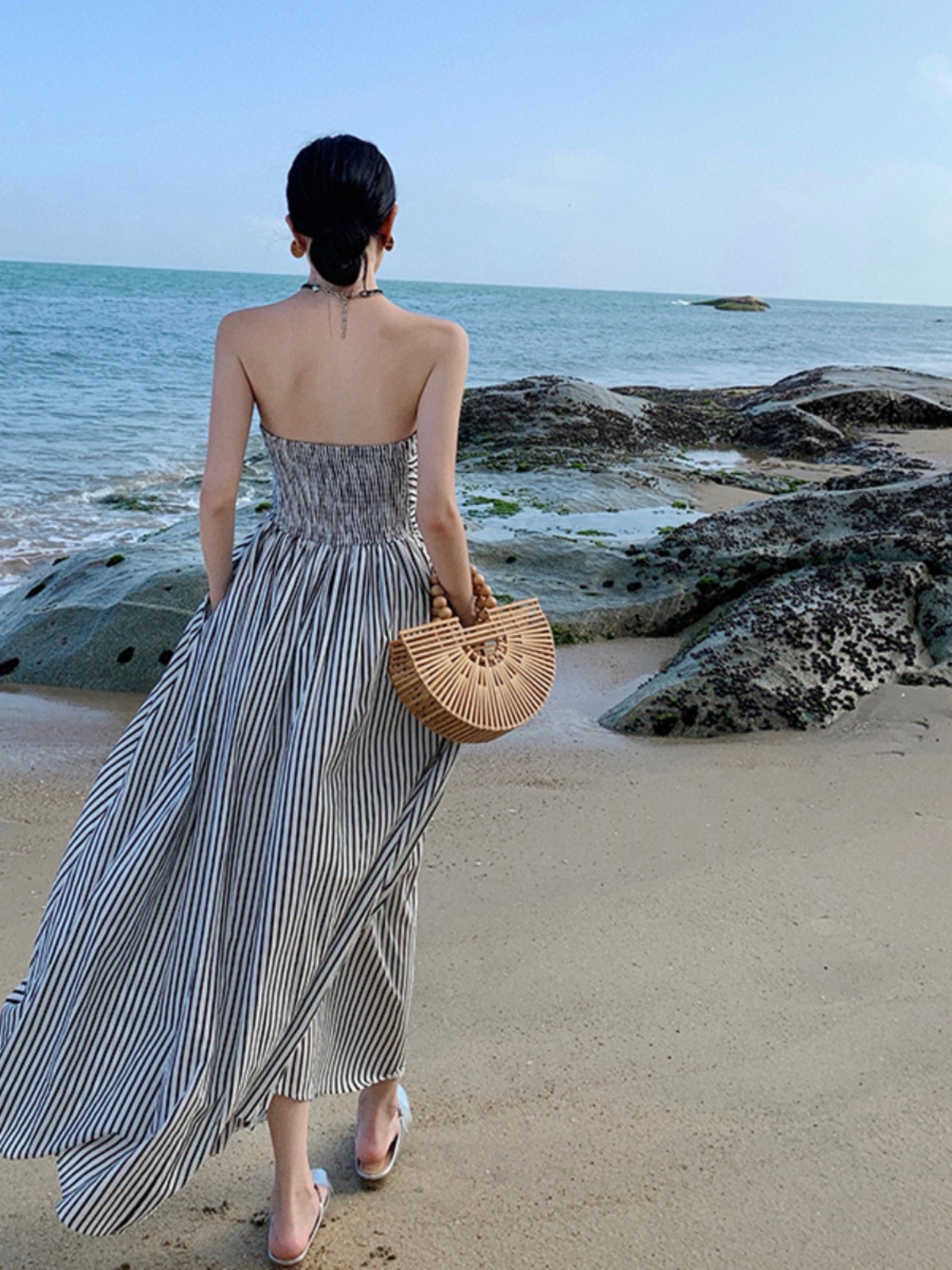 Off-Shoulder Ruched Fitted High-Waisted A-Line Striped Dress for Summer French Seaside Vacation Off-Shoulder Ruched Fitted High-Waisted A-Line Striped Dress for Summer French Seaside Vacation