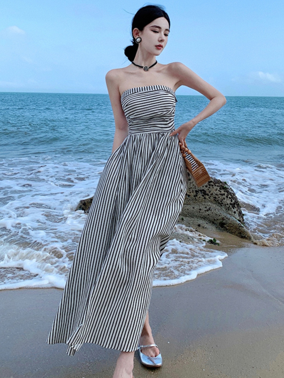 Off-Shoulder Ruched Fitted High-Waisted A-Line Striped Dress for Summer French Seaside Vacation Off-Shoulder Ruched Fitted High-Waisted A-Line Striped Dress for Summer French Seaside Vacation
