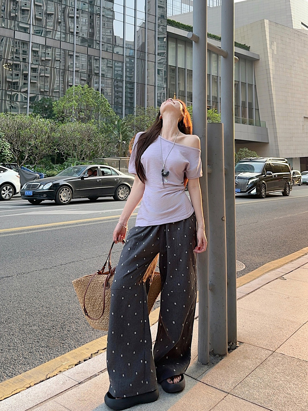 Off-Shoulder Slanted Collar T-Shirt, Waist-Cinching Slimming Design, K-Pop Inspired Short Sleeve Top for Music Festivals and Dance Off-Shoulder Slanted Collar T-Shirt, Waist-Cinching Slimming Design, K-Pop Inspired Short Sleeve Top for Music Festivals and Dance