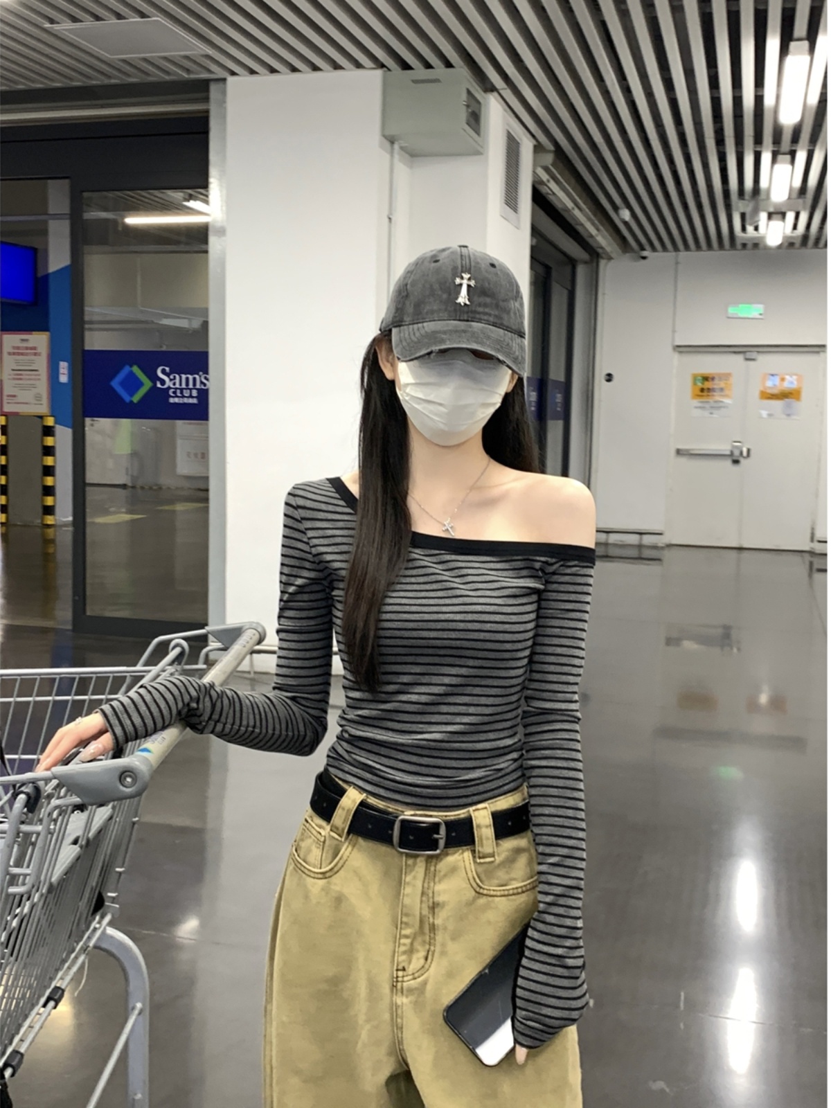 Off-Shoulder Striped Long Sleeve T-Shirt - Sexy Jazz Dance Top for K-Pop Festival, Music Performance & Street Style