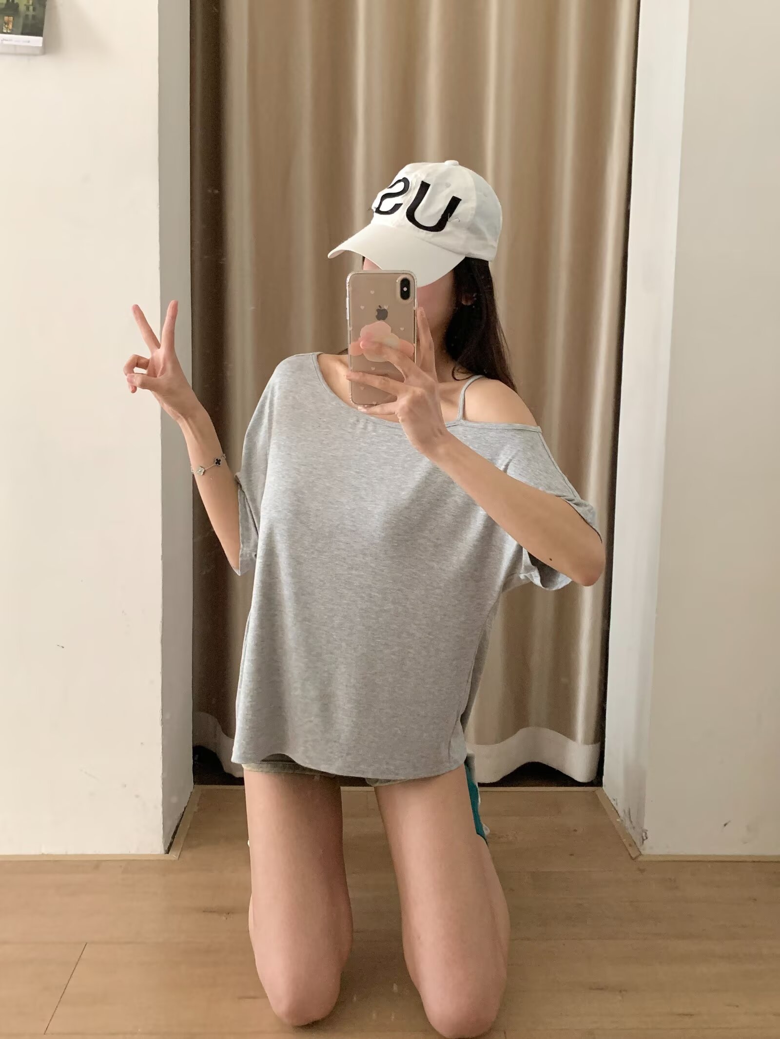 One-Shoulder Irregular Hem Short Sleeve T-Shirt for Women - High Street Solid Color Off-Shoulder Top for Spring & Summer Fashion One-Shoulder Irregular Hem Short Sleeve T-Shirt for Women - High Street Solid Color Off-Shoulder Top for Spring & Summer Fashion