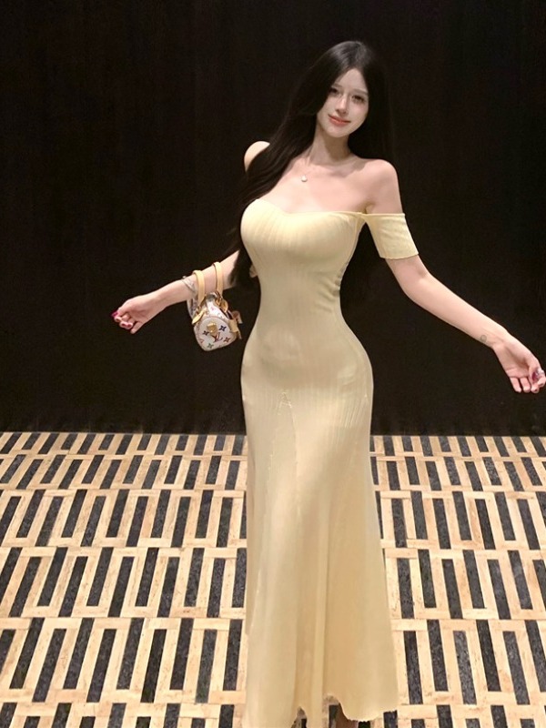 One-Shoulder Knitted Bodycon Dress for Women - French Style Summer Vacation Dress with Waist-Cinching Design, Sexy & Elegant One-Shoulder Knitted Bodycon Dress for Women - French Style Summer Vacation Dress with Waist-Cinching Design, Sexy & Elegant