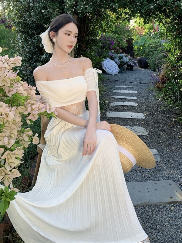 One-Shoulder Lace Splicing Long Dress for Women – Summer High-End Socialite Gown Inspired by French Seaside Vacation One-Shoulder Lace Splicing Long Dress for Women – Summer High-End Socialite Gown Inspired by French Seaside Vacation