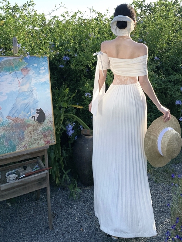 One-Shoulder Lace Splicing Long Dress for Women – Summer High-End Socialite Gown Inspired by French Seaside Vacation One-Shoulder Lace Splicing Long Dress for Women – Summer High-End Socialite Gown Inspired by French Seaside Vacation