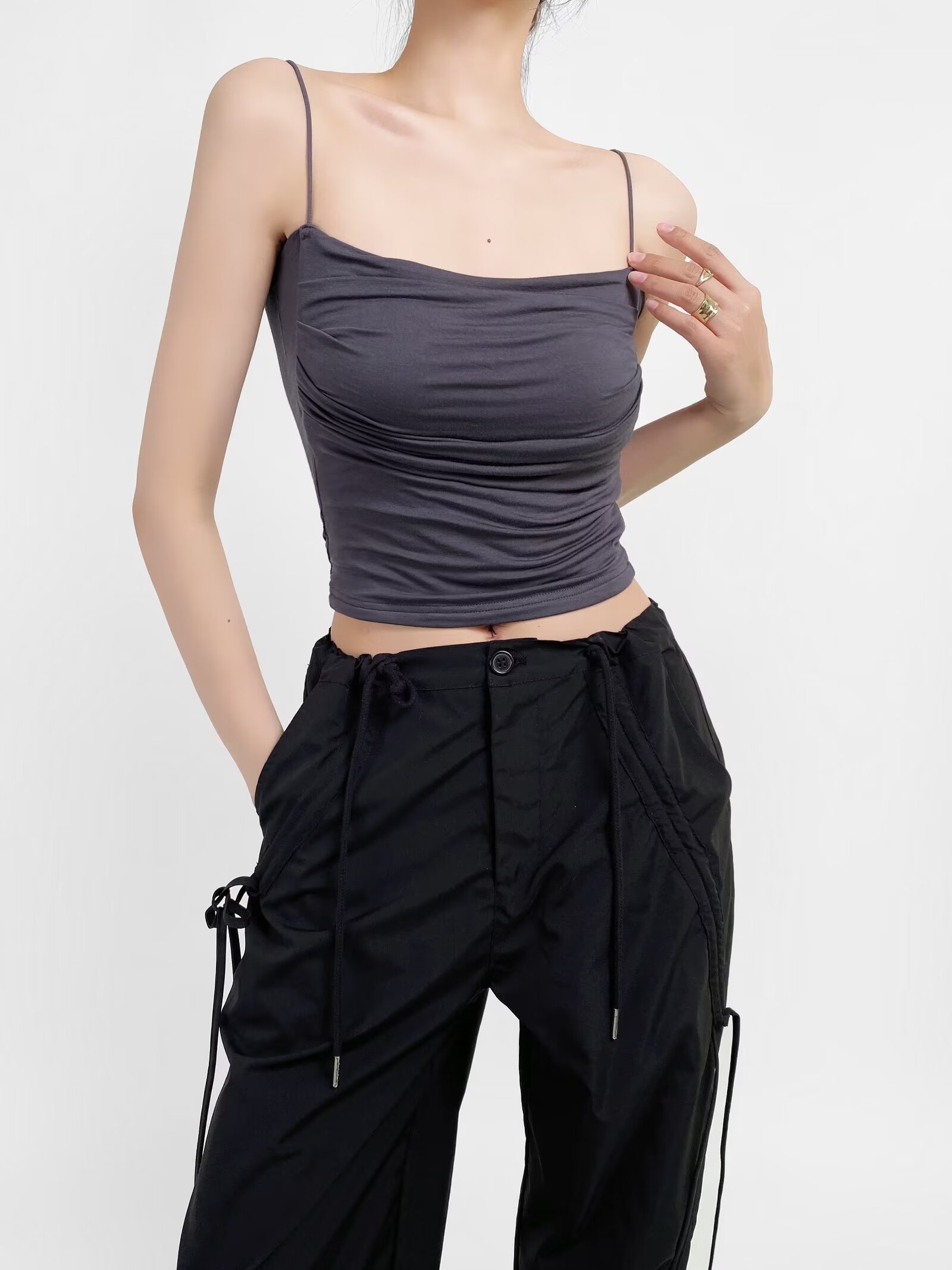 One-Shoulder Ruffled K-Pop Camisole with Chest Pad - Slimming Short Inner Tank Top for Jazz Dance Fitness One-Shoulder Ruffled K-Pop Camisole with Chest Pad - Slimming Short Inner Tank Top for Jazz Dance Fitness