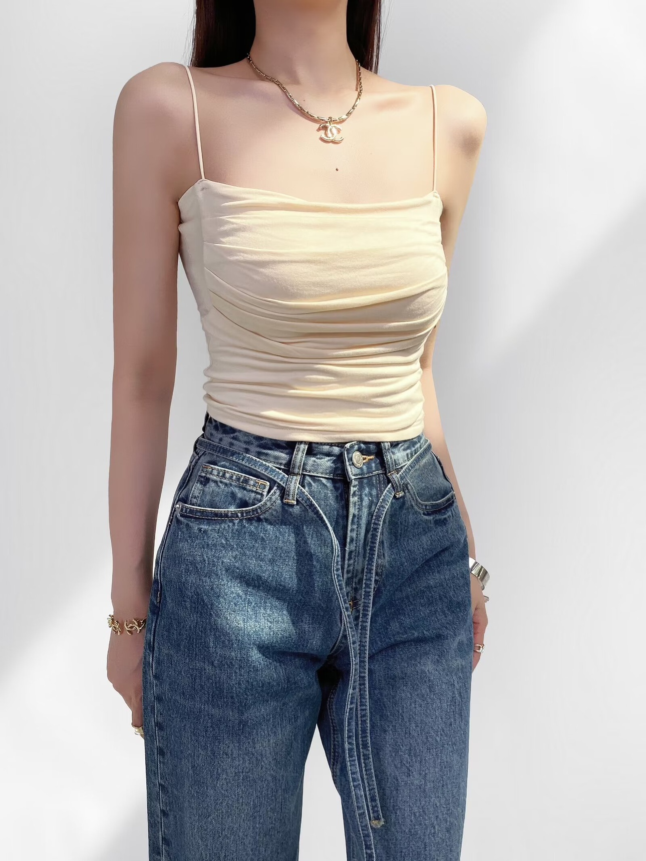 One-Shoulder Ruffled K-Pop Camisole with Chest Pad - Slimming Short Inner Tank Top for Jazz Dance Fitness One-Shoulder Ruffled K-Pop Camisole with Chest Pad - Slimming Short Inner Tank Top for Jazz Dance Fitness