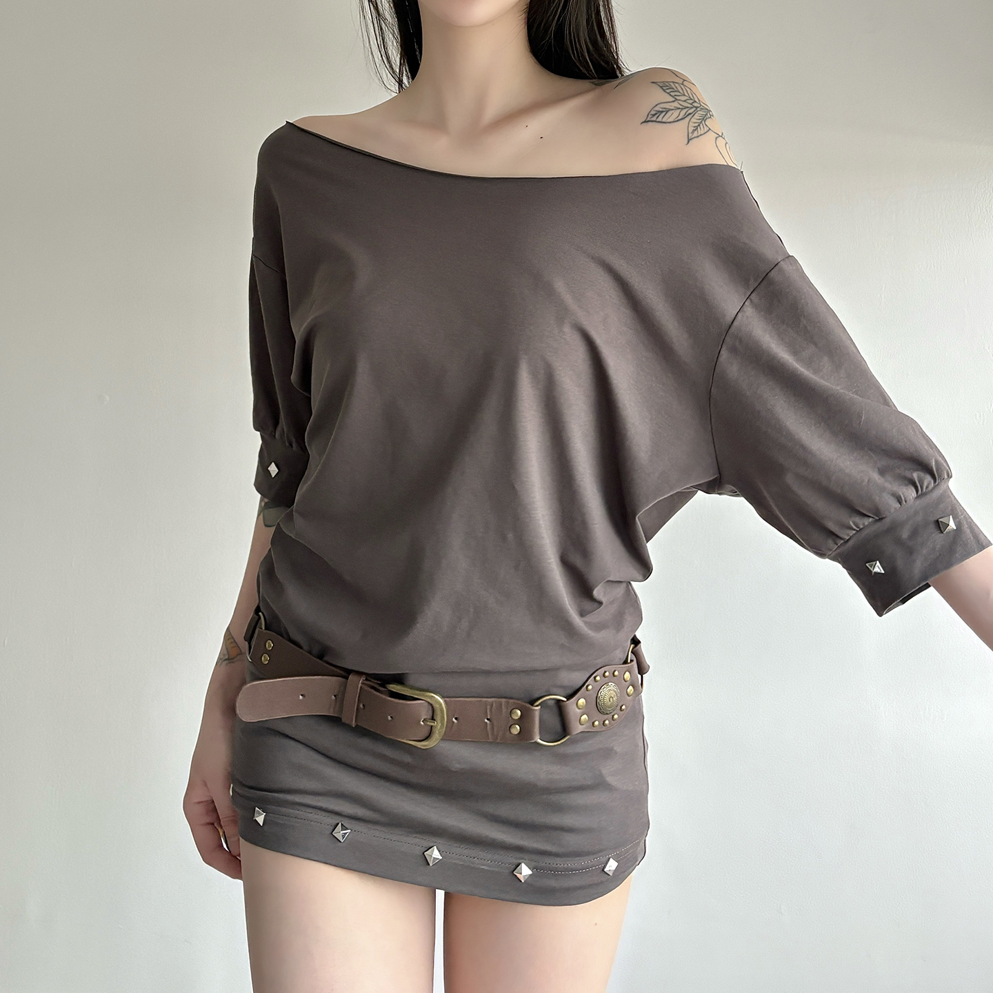 Oversized Off-Shoulder Studded T-Shirt - Casual American Style Short-Sleeved Streetwear Top for Versatile Outfits Oversized Off-Shoulder Studded T-Shirt - Casual American Style Short-Sleeved Streetwear Top for Versatile Outfits