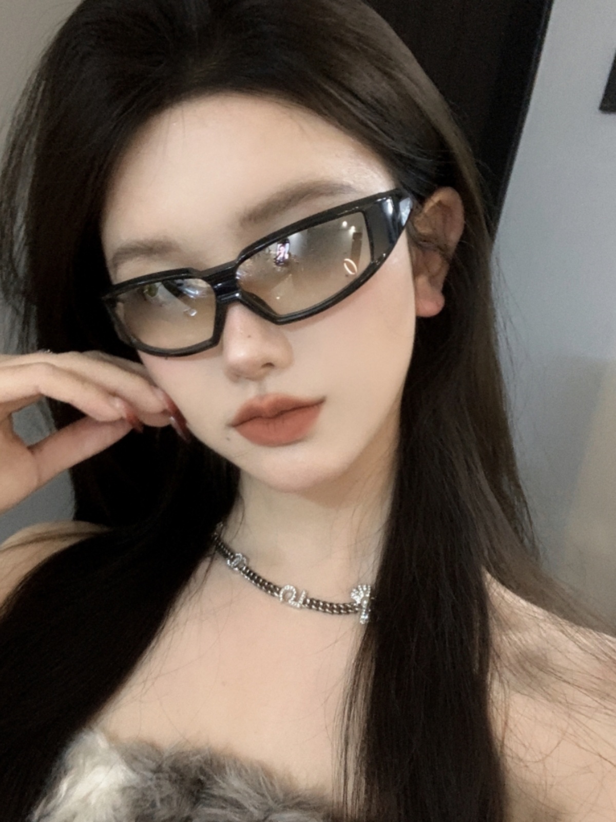 Oversized Y2K Cyberpunk Futuristic Sunglasses for Women - Retro Style Statement Eyewear for Trendy Photography