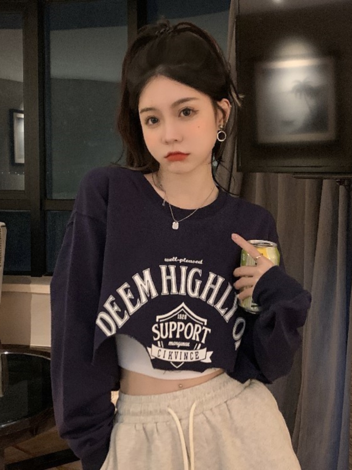 Petite Women's Green Hip-Hop Sweatshirt - American Style Cool Jazz Dance Top for Stage Performances Petite Women's Green Hip-Hop Sweatshirt - American Style Cool Jazz Dance Top for Stage Performances