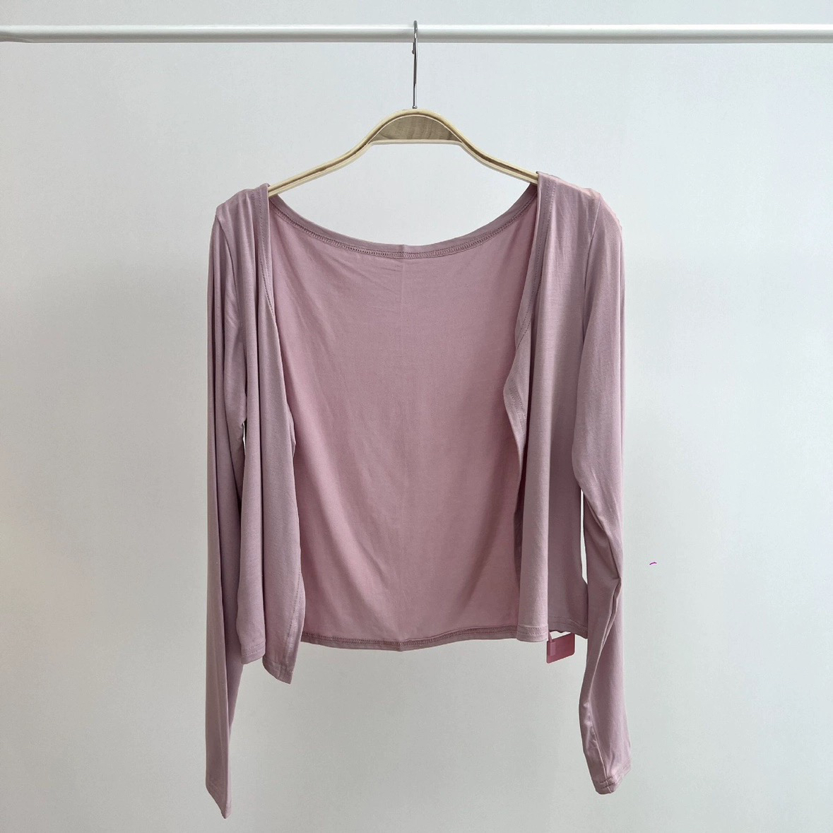 Pink Striped Hoodie and Cargo Pants Set - Quick-Dry, Elastic Waist Casual Outfit for Girls - Perfect for Dance, Y2K Style Pink Striped Hoodie and Cargo Pants Set - Quick-Dry, Elastic Waist Casual Outfit for Girls - Perfect for Dance, Y2K Style