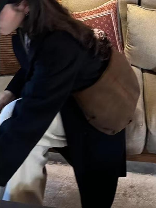 Plush Dumpling Bag for Autumn & Winter - Korean Niche Design, Matte Suede Retro Shoulder Crossbody Underarm Bag Trend Plush Dumpling Bag for Autumn & Winter - Korean Niche Design, Matte Suede Retro Shoulder Crossbody Underarm Bag Trend