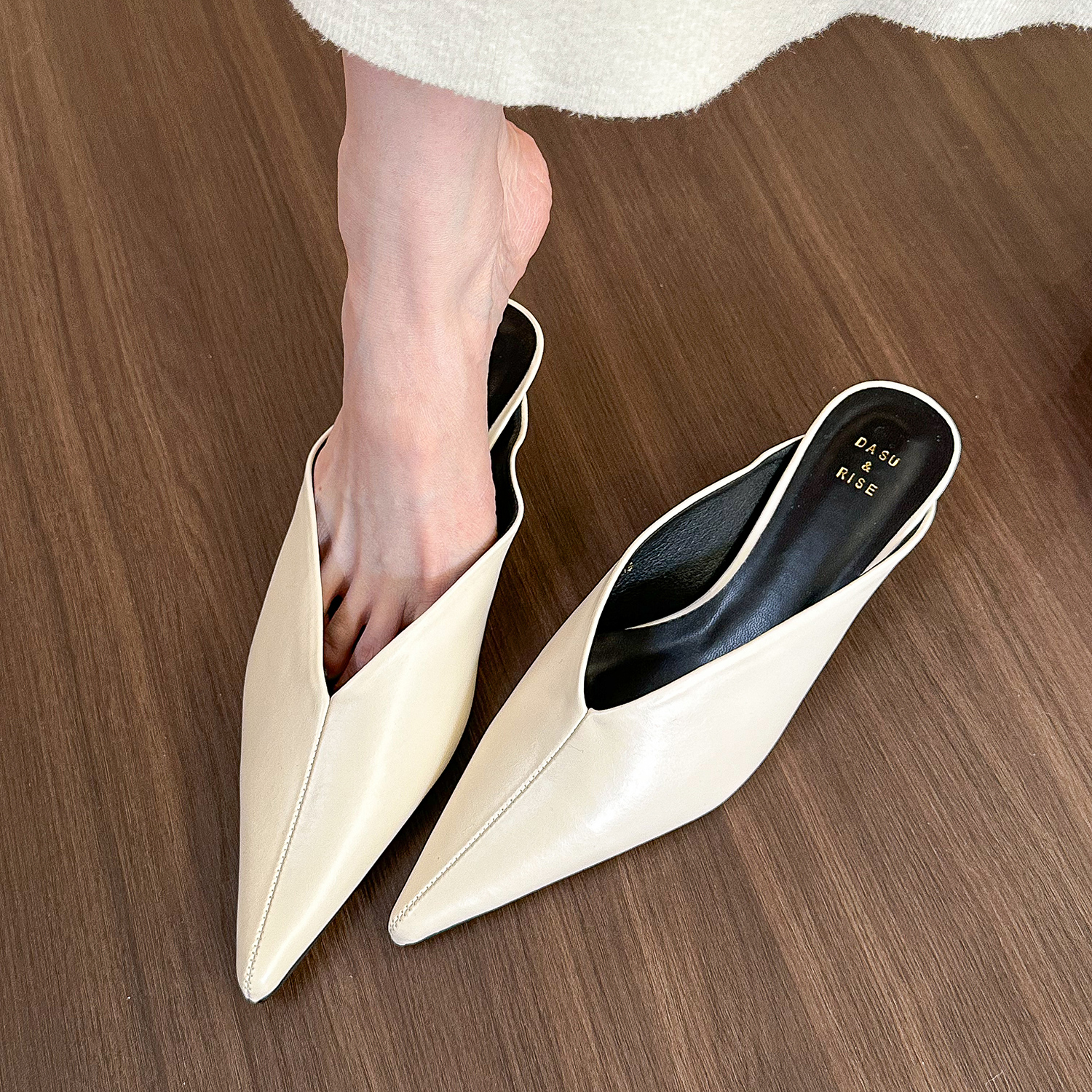 Pointed Half-Slippers for Women, Slimming Thin-Heeled Mules, Spring/Summer 2025 Fashion, Chic Casual Footwear