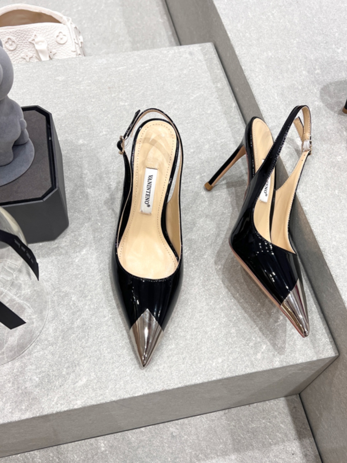 Pointed Toe Backless High-Heeled Sandals with Thin Heel and One Strap - Stylish Hong Kong Design for Effortless Elegance Pointed Toe Backless High-Heeled Sandals with Thin Heel and One Strap - Stylish Hong Kong Design for Effortless Elegance