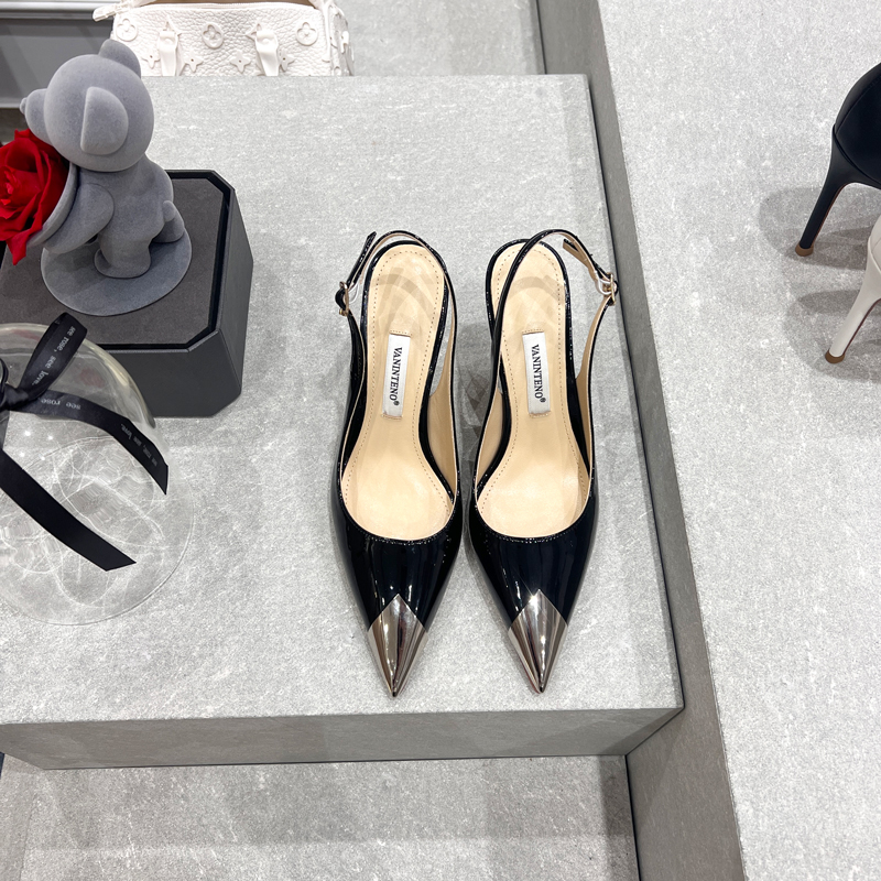 Pointed Toe Backless High-Heeled Sandals with Thin Heel and One Strap - Stylish Hong Kong Design for Effortless Elegance Pointed Toe Backless High-Heeled Sandals with Thin Heel and One Strap - Stylish Hong Kong Design for Effortless Elegance