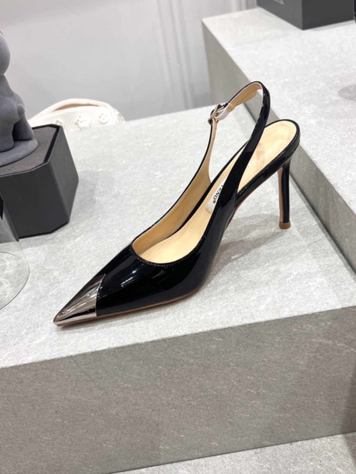 Pointed Toe Backless High-Heeled Sandals with Thin Heel and One Strap - Stylish Hong Kong Design for Effortless Elegance