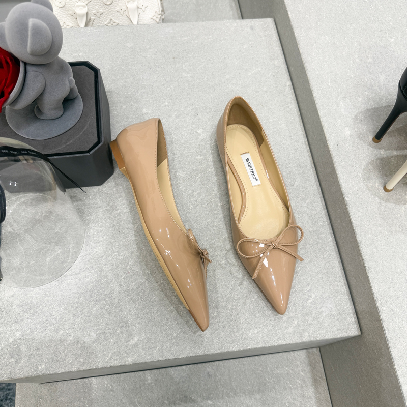 Pointed Toe Nude Patent Leather Bow Flat Party Shoes - Spring 2025 Style, Sweet Design, Perfect for 90s and Y2K Fashion Lovers Pointed Toe Nude Patent Leather Bow Flat Party Shoes - Spring 2025 Style, Sweet Design, Perfect for 90s and Y2K Fashion Lovers