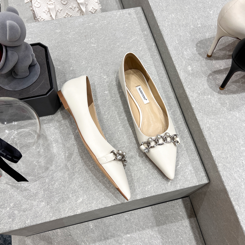 Pointed Toe Pearl Rhinestone Buckle Flat Shoes for Bridesmaids - Forest Girl Style, 2025 Trend, Elegant Footwear Pointed Toe Pearl Rhinestone Buckle Flat Shoes for Bridesmaids - Forest Girl Style, 2025 Trend, Elegant Footwear