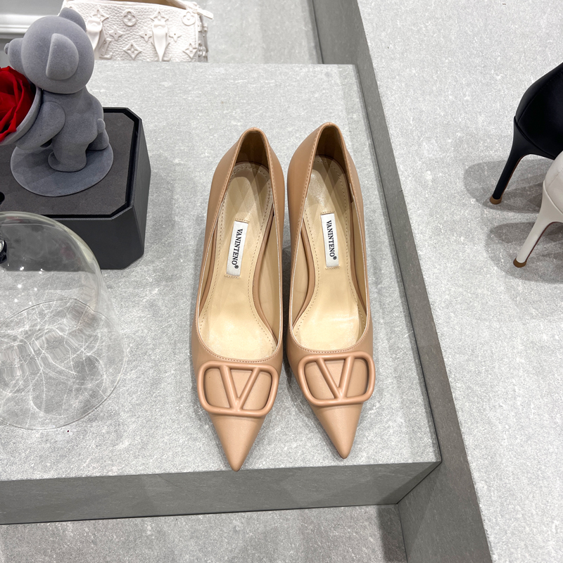 Pointed Toe Stiletto High Heels in Nude with V Buckle - Elegant Leather Autumn Shoes for 2025 Pointed Toe Stiletto High Heels in Nude with V Buckle - Elegant Leather Autumn Shoes for 2025