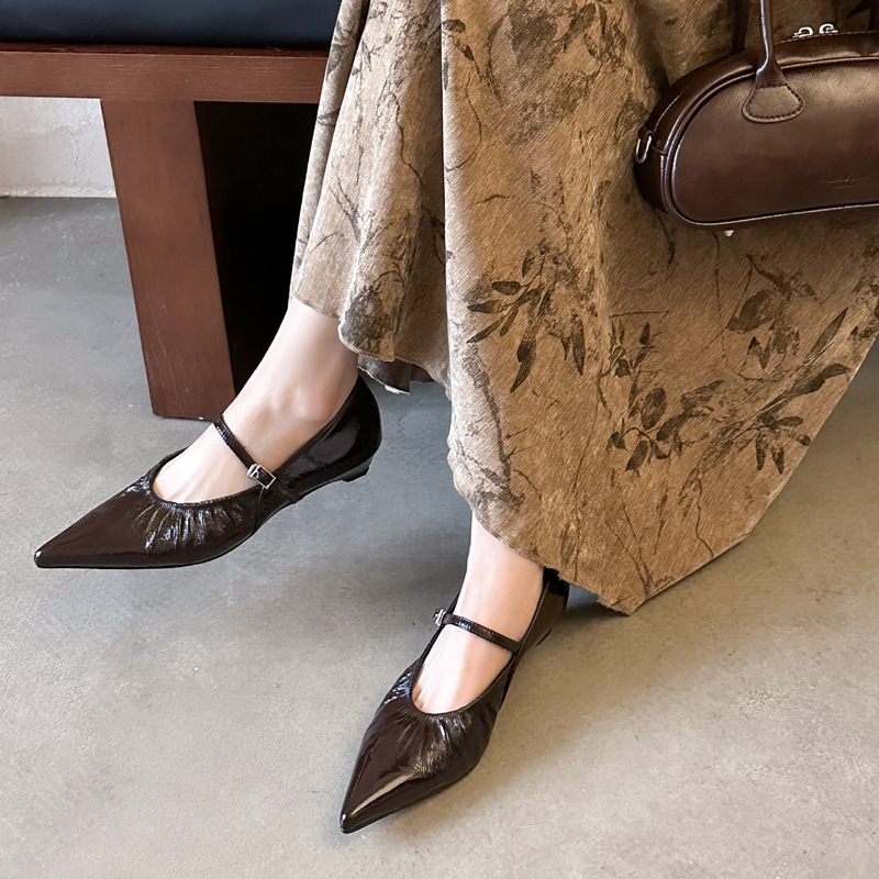Pointed Toe Wrinkled Strap Mary Jane Shoes for Women - Genuine Leather Low Heel - Retro European American Style Spring Footwear Pointed Toe Wrinkled Strap Mary Jane Shoes for Women - Genuine Leather Low Heel - Retro European American Style Spring Footwear