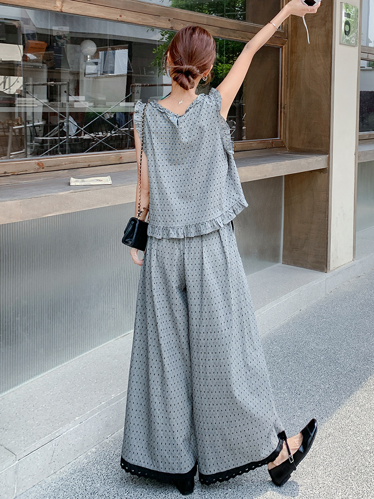 Polka Dot Sleeveless Top and Skirt Set for Women - Age-Reducing Summer 2025 Two-Piece Outfit Polka Dot Sleeveless Top and Skirt Set for Women - Age-Reducing Summer 2025 Two-Piece Outfit