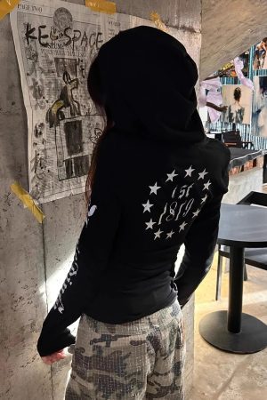 Quick Outfits, Modest Fashion Outfits Ideas Acubi Hooded Graphic Top